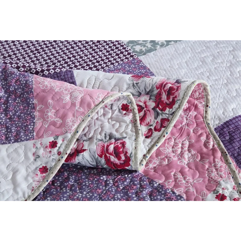 Quilted Bedspread & Pillowcases Set - Quaint Cozy Retreat