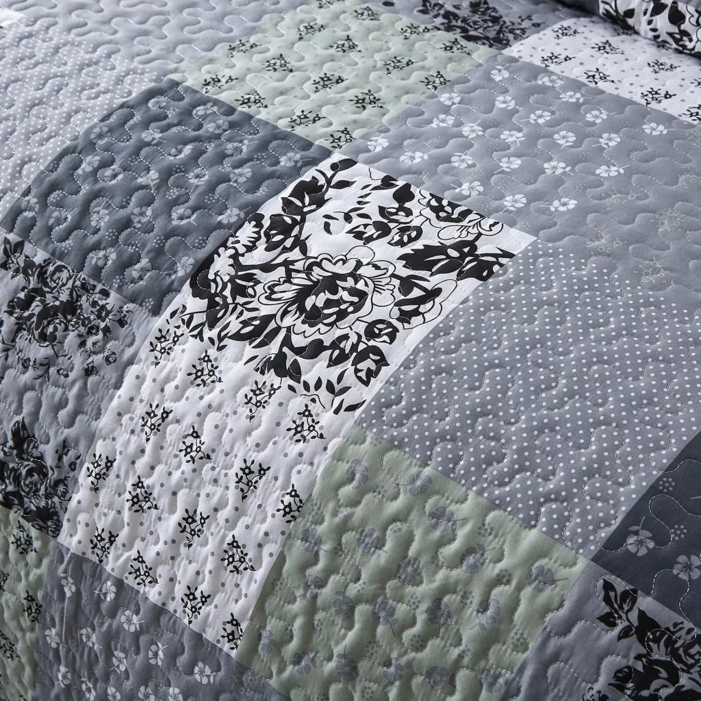 Quilted Bedspread & Pillowcases Set - Vivacious Full
