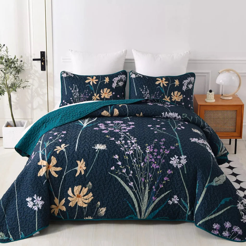 Quilted Coverlet & Pillowcases Set - Abstract Unique &