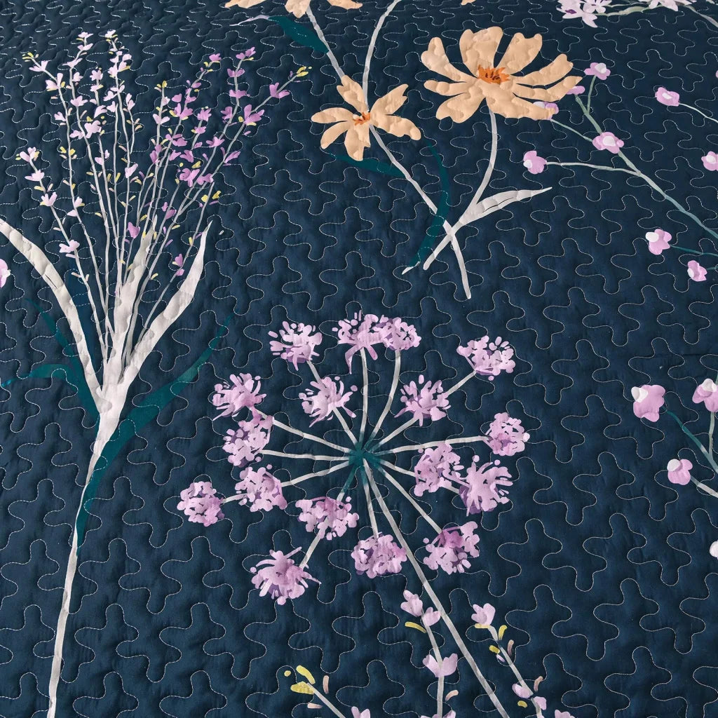 Quilted Coverlet & Pillowcases Set - Abstract Unique &