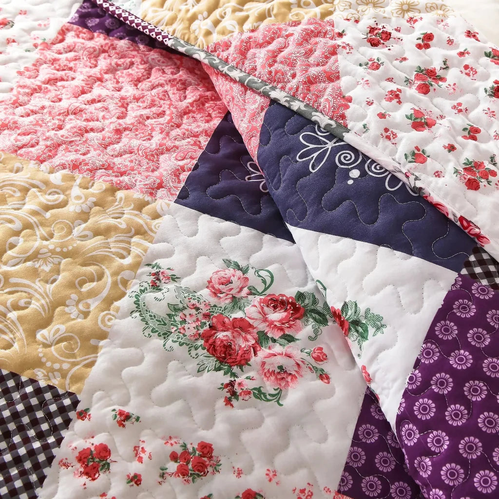 Quilted Coverlet & Pillowcases Set - Intricate Attention