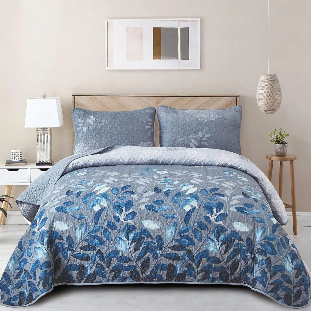 Quilted Coverlet & Pillowcases Set - Nostalgic Classic &