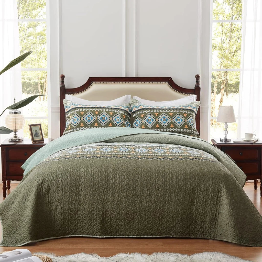 Quilted Coverlet & Pillowcases Set - Quicksilver Sleek &