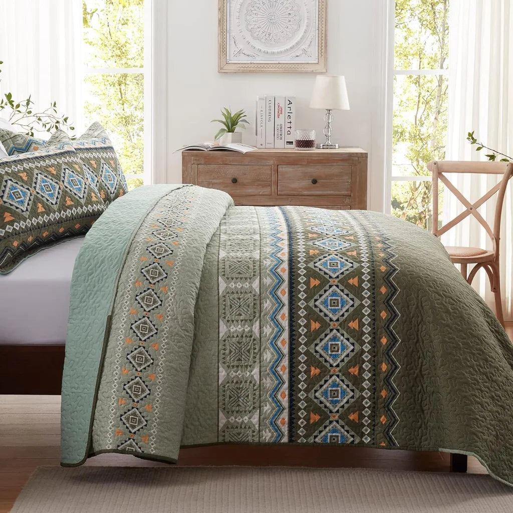 Quilted Coverlet & Pillowcases Set - Quicksilver Sleek &