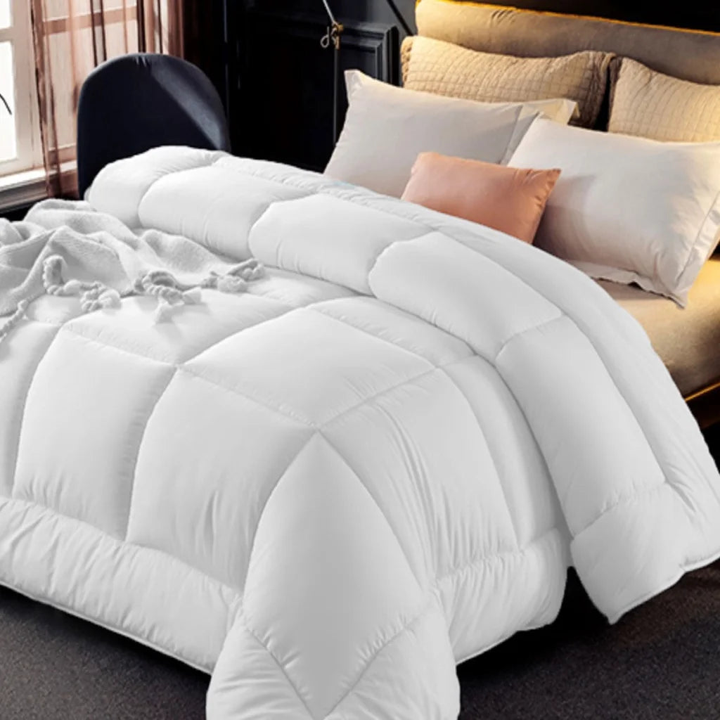 Ramesses 800GSM All Season Antibectiral Microfibre Quilt
