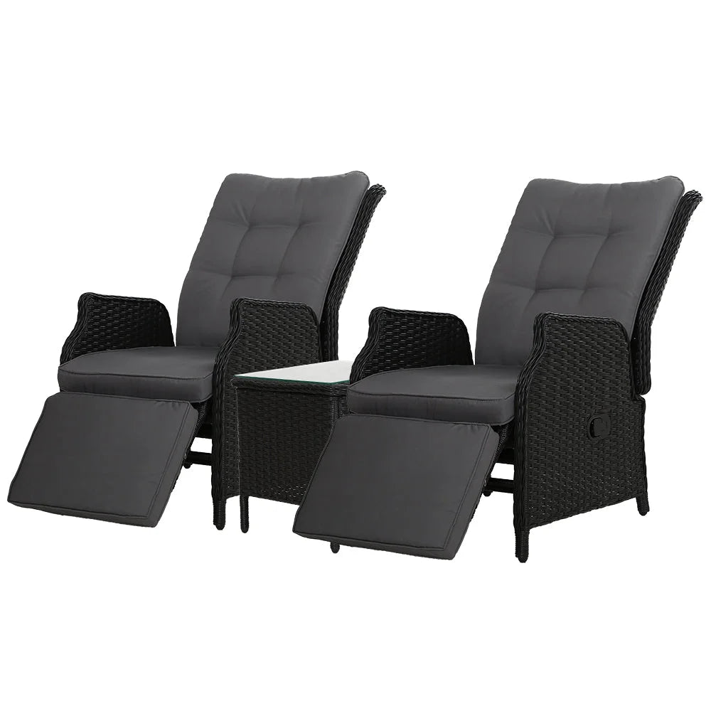 Wicker outdoor lounge setting