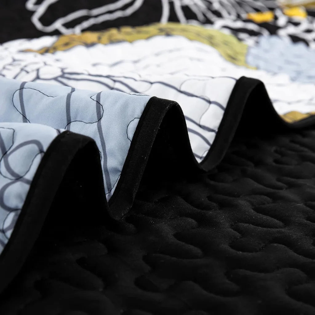 Refined Quilted Bedspread & Pillowcases Set - Perfect