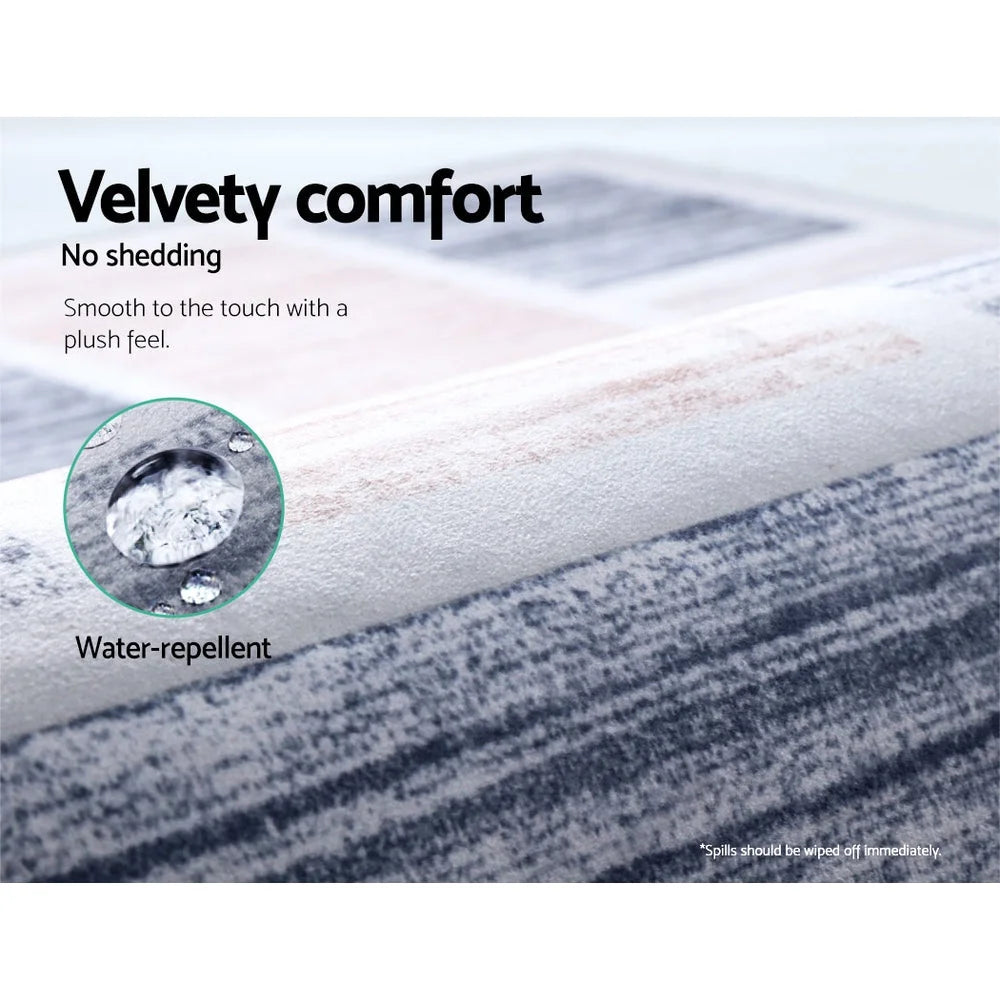 Floor rug with short pile oblo