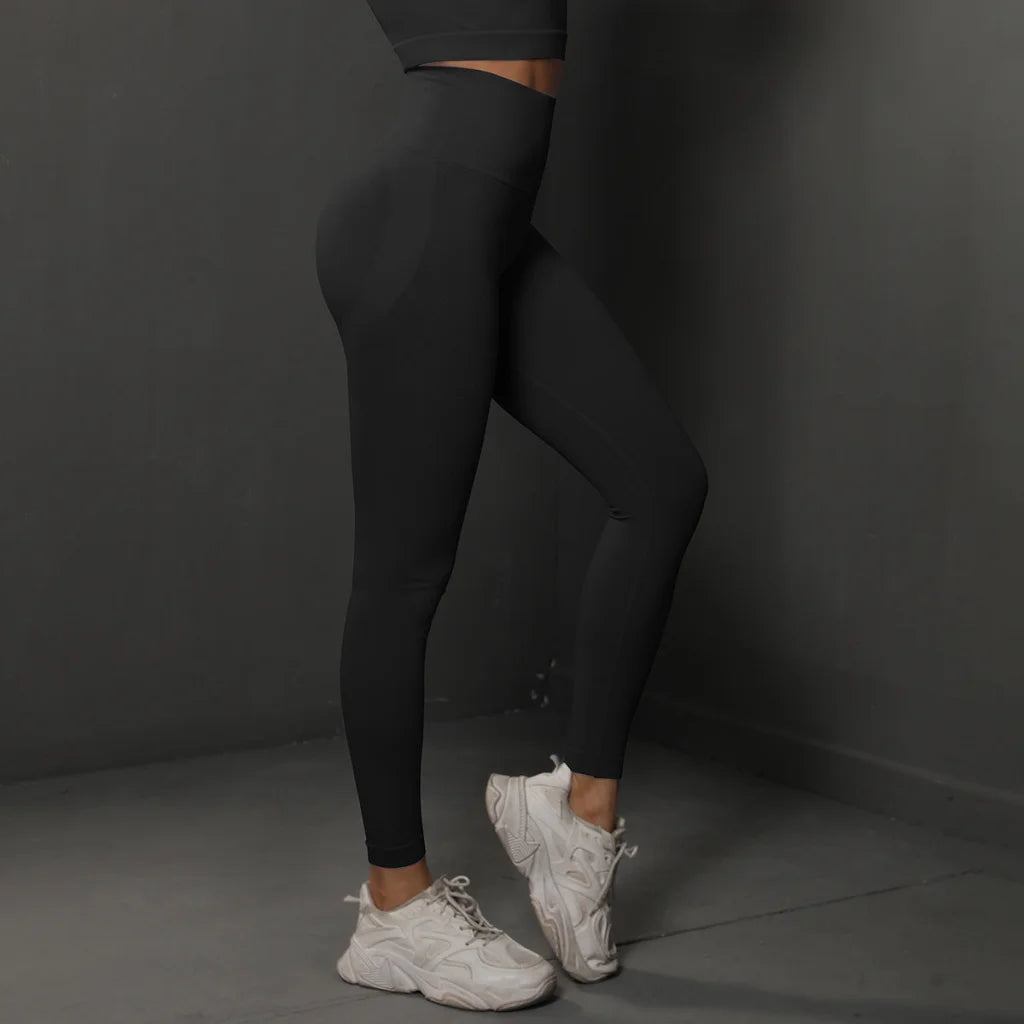 Size M Black Seamless High-Waisted Yoga Pants for Women