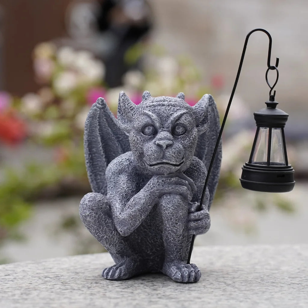 Solar-Powered Gargoyle Statue with LED Lantern – Gothic