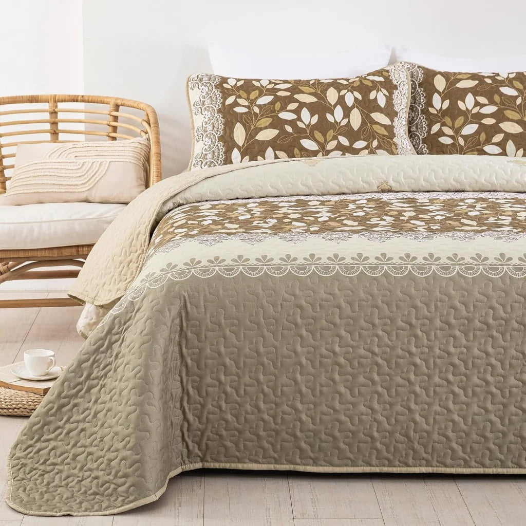 Sophisticated Quilted Bedspread & Pillowcases Set