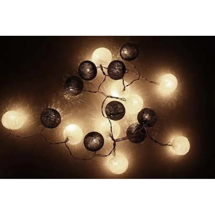 String Lights 20 LED Black White 5cm Cotton Ball Battery