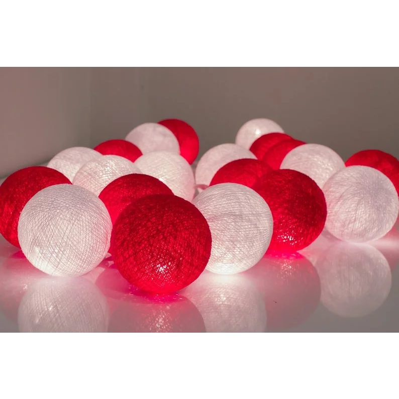 String Lights 20 LED Red White 5cm Cotton Ball Battery