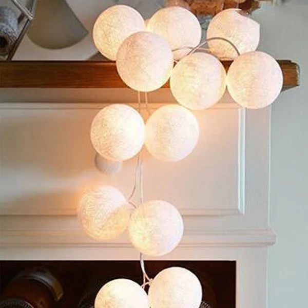 String Lights 20 LED White 5cm Cotton Ball Battery Powered