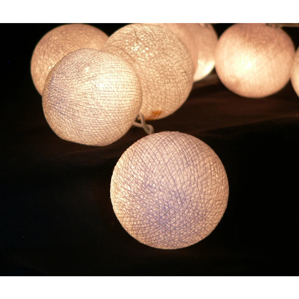 String Lights 20 LED White 5cm Cotton Ball Battery Powered