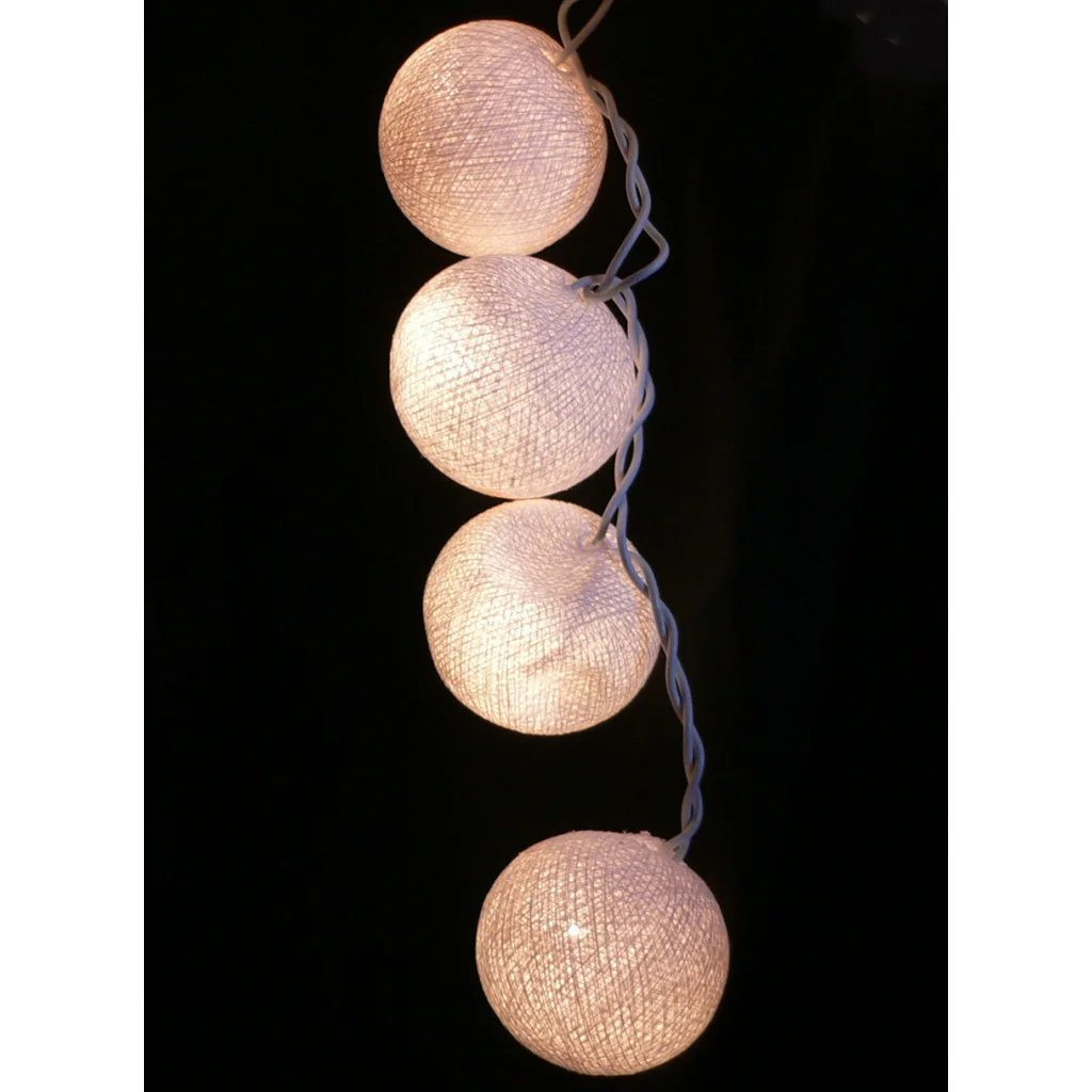 String Lights 20 LED White 5cm Cotton Ball Battery Powered