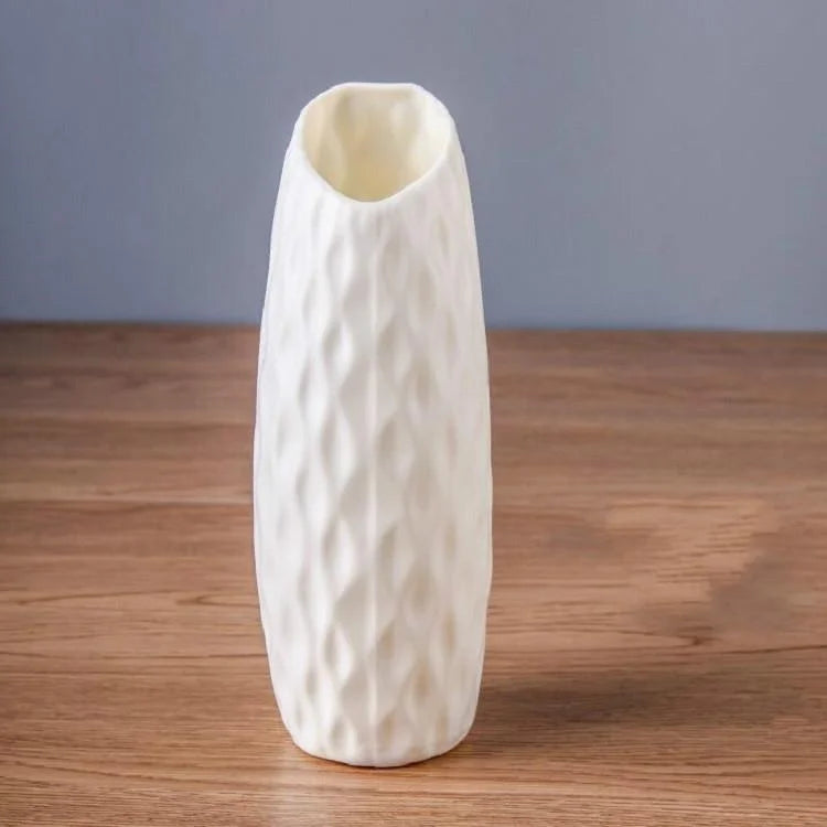Sturdy Plastic Vase for Creative Display - Drop-resistant