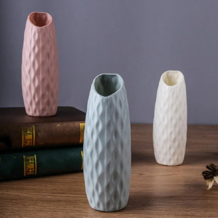 Sturdy Plastic Vase for Creative Display - Drop-resistant