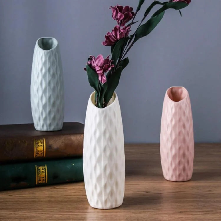 Sturdy Plastic Vase for Creative Display - Drop-resistant