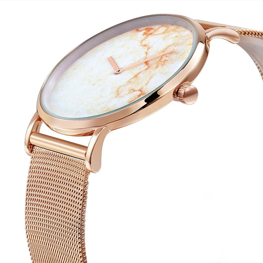 Stylish Men Quartz Watch with Gold Alloy Case and Stainless