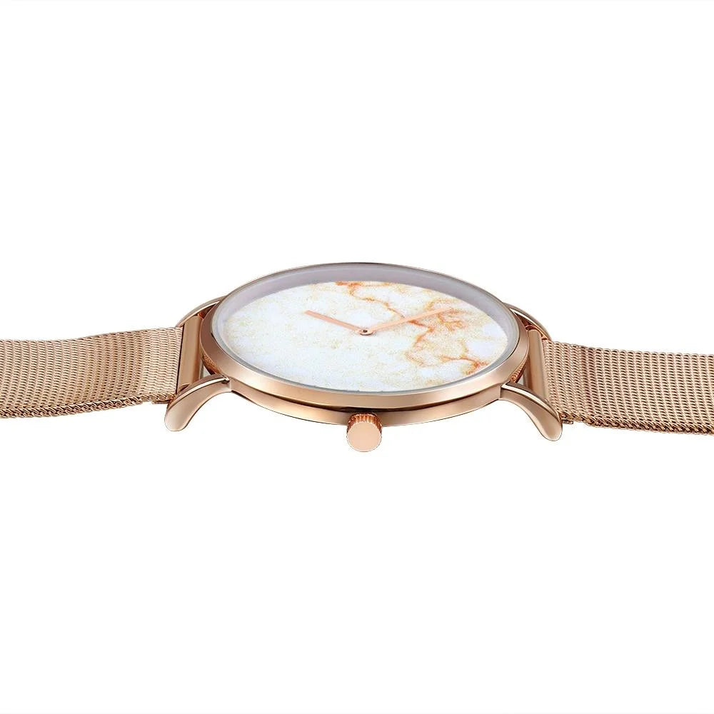 Stylish Men Quartz Watch with Gold Alloy Case and Stainless