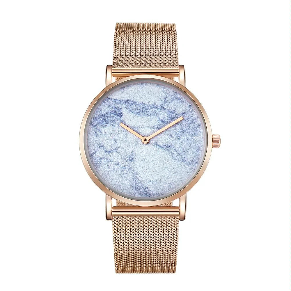 Stylish Men Quartz Watch with Gold Alloy Case and Stainless