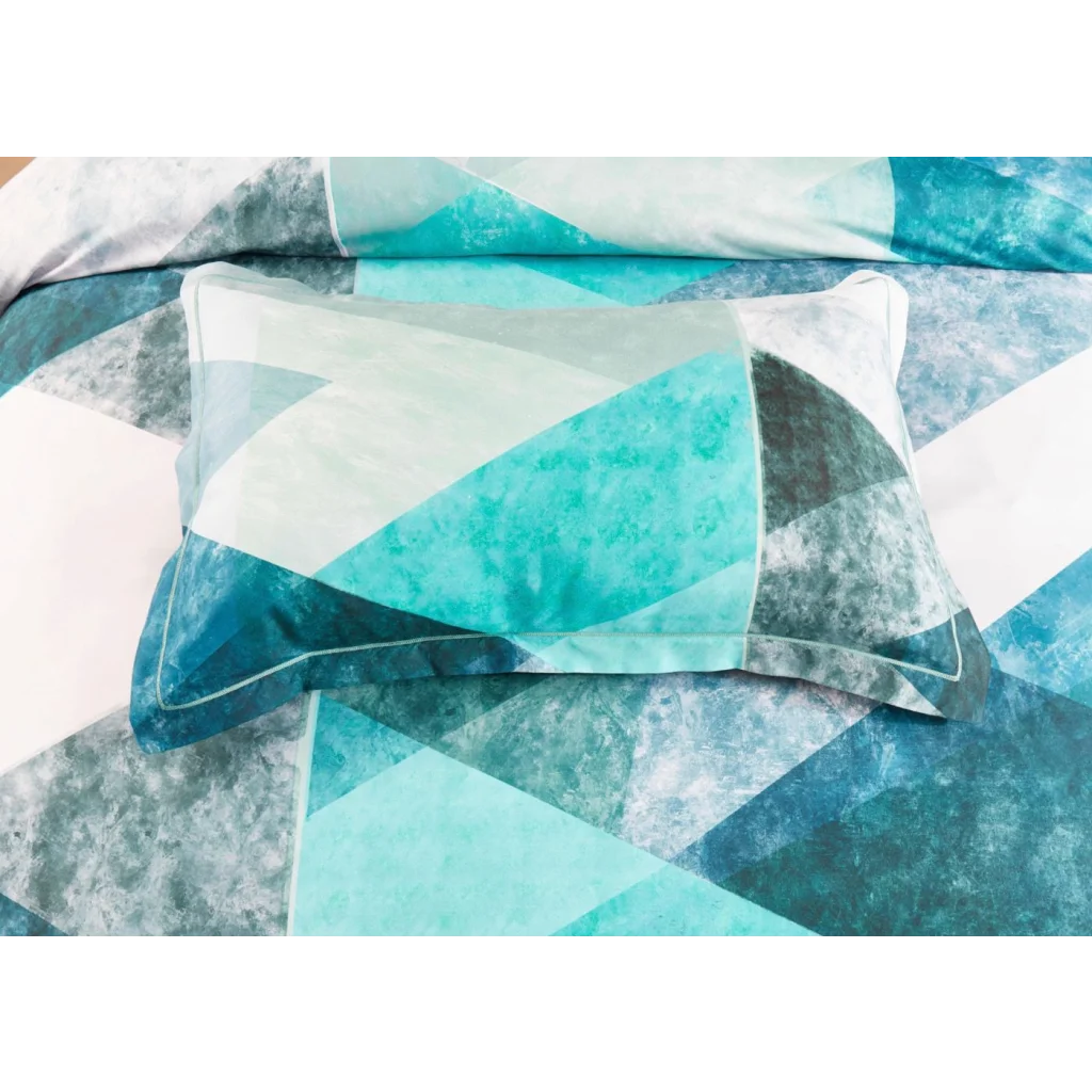 Takashi Quilt Cover Set - Queen Size - Home & Garden