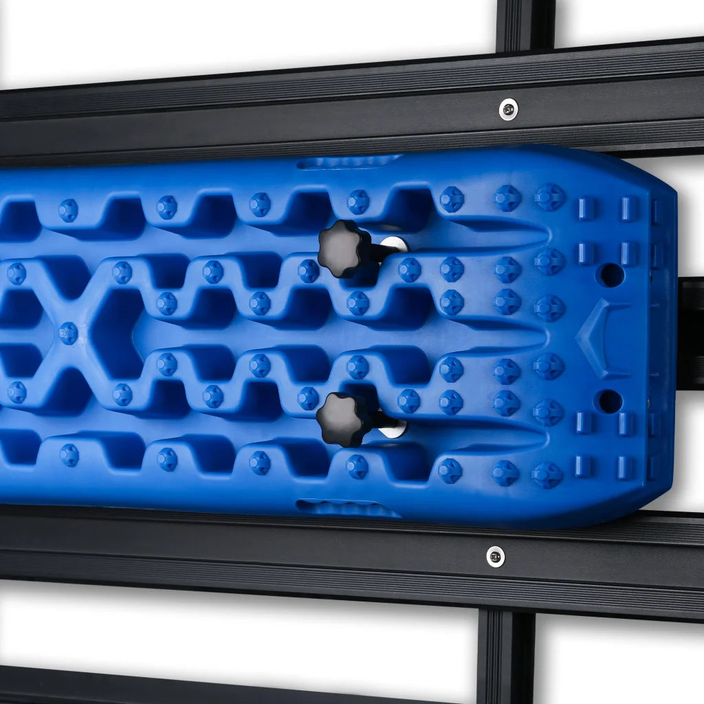 4x4 tracks fixing pins with display shelves and upright posts