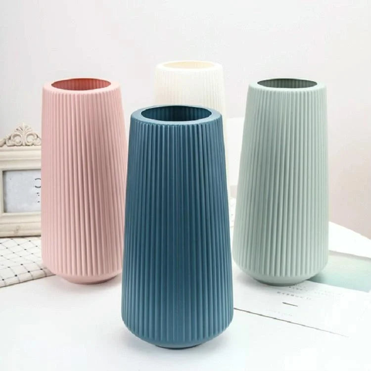 Versatile Plastic Flower Vase for Dry and Wet Arrangements
