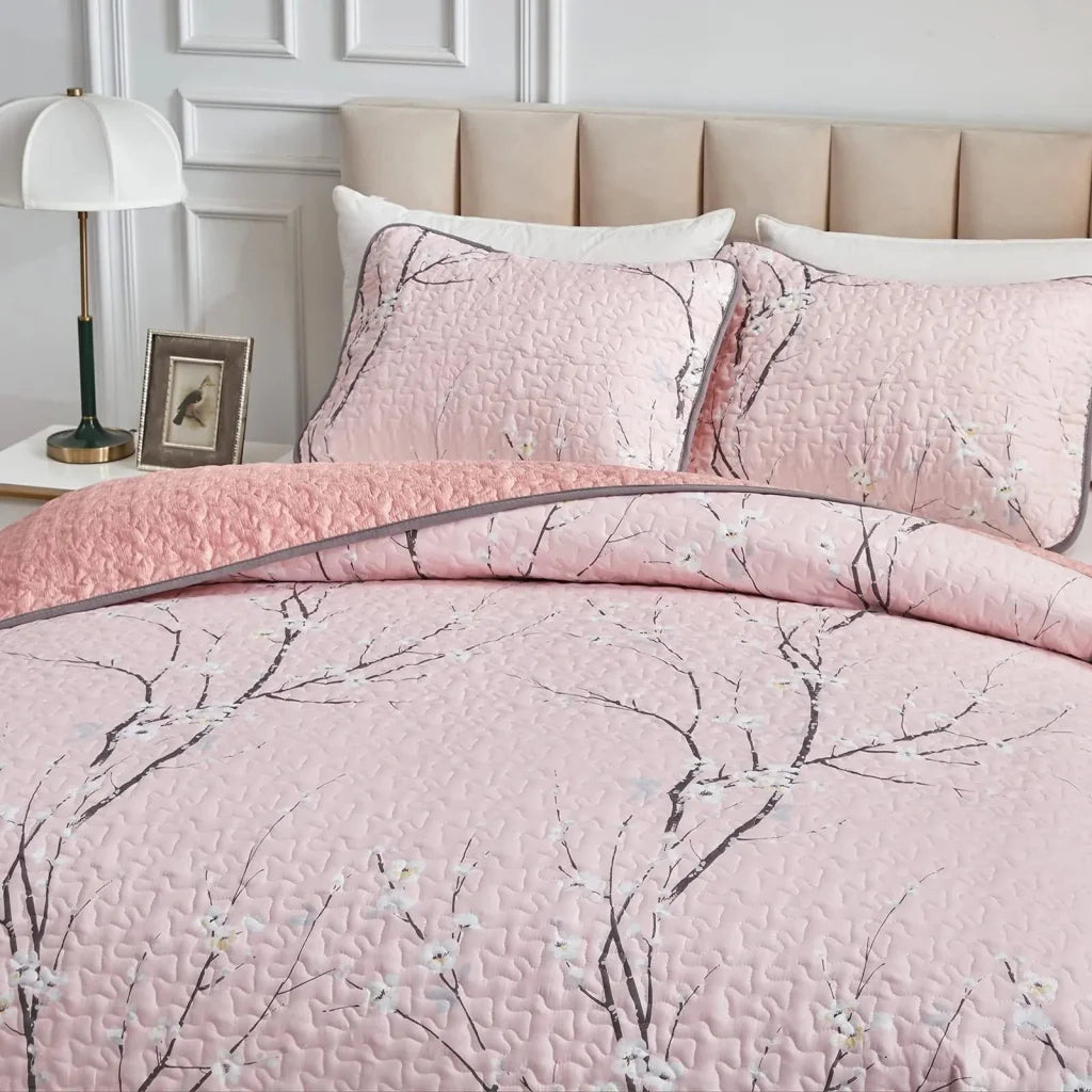 Versatile Quilted Coverlet & Pillowcases Set - Adapts