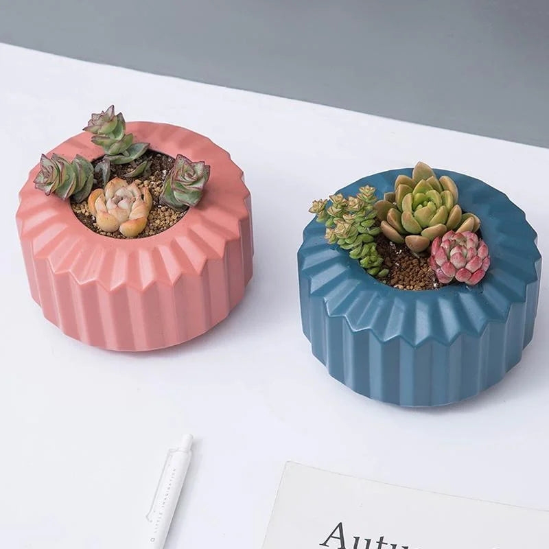 Versatile Vase for Wet and Dry Flowers - Glazed Decorative