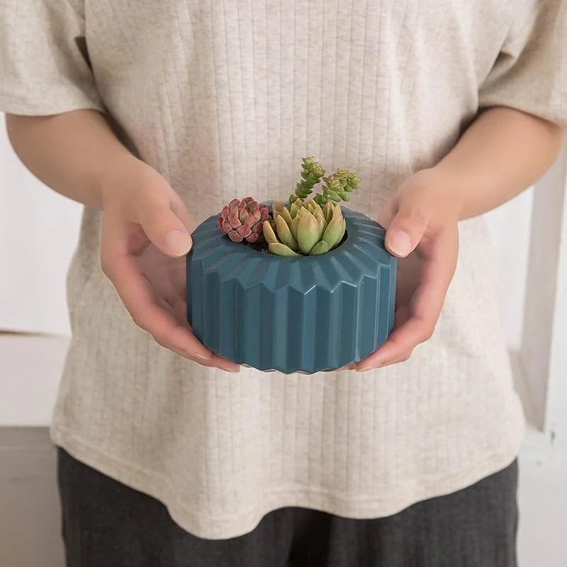 Versatile Vase for Wet and Dry Flowers - Glazed Decorative