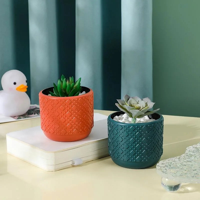 Versatile Vase for Wet and Dry Flowers - Glazed Finish