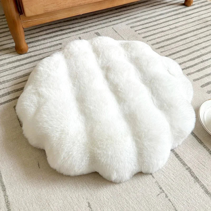 White Plush Round Cat Mat - Soft Faux Fur Sleeping Pad