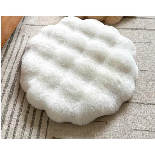 White Plush Round Cat Mat - Soft Faux Fur Sleeping Pad
